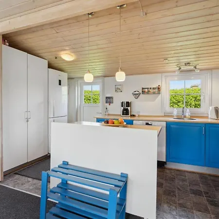 Amy - 150m From The Sea By Interhome *