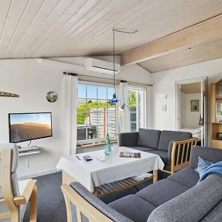 Amy - 150m From The Sea By Interhome
